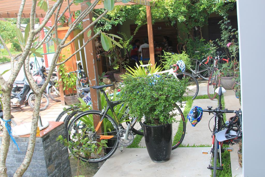 Neakru Guesthouse And Restaurant Kampot Exterior photo