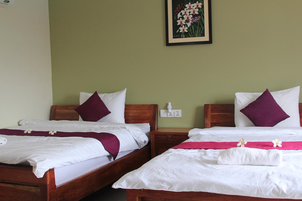 Neakru Guesthouse And Restaurant Kampot Exterior photo