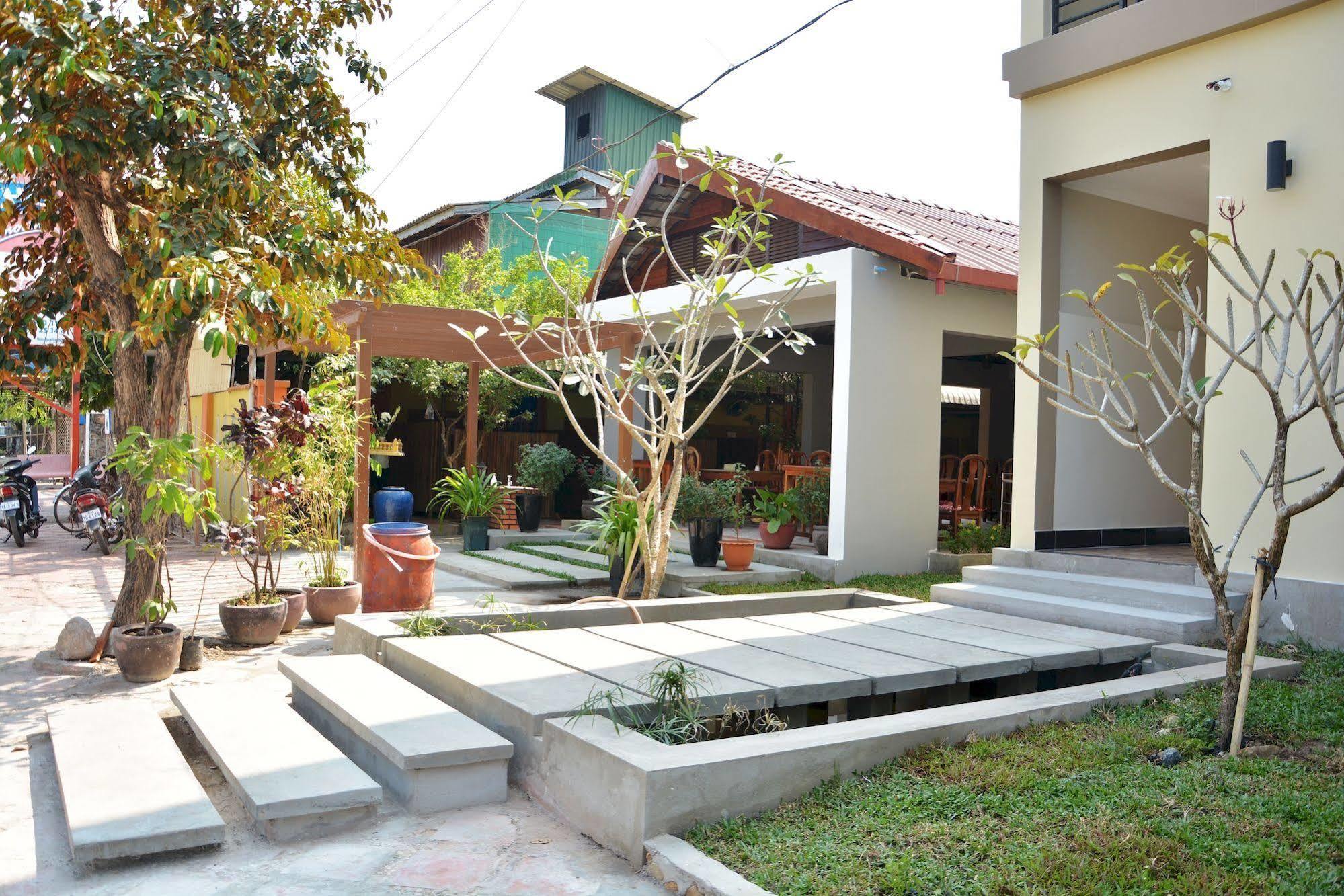 Neakru Guesthouse And Restaurant Kampot Exterior photo
