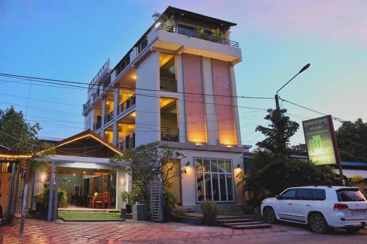 Neakru Guesthouse And Restaurant Kampot Exterior photo